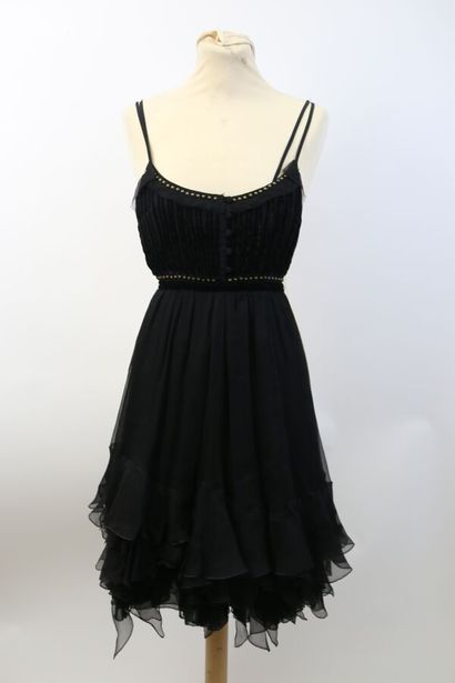 null BARBARA BUI

Black dress with spaghetti straps in silk, bustier embroidered...