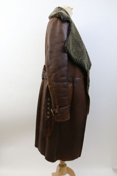 null BARBARA Bui

Brown woolen coat with zip and belt closure 

Size S

(Worn)