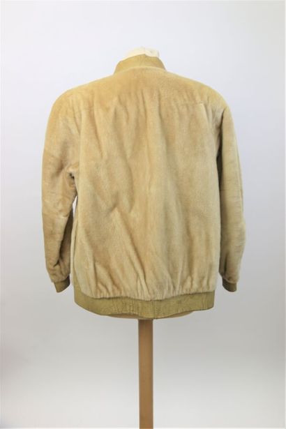 null 
Jacket in light mink, officer collar, side bands, cuffs and edge in yellow...
