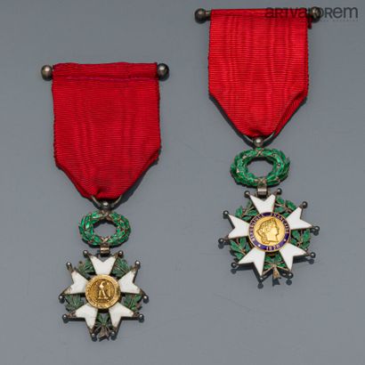 null Deux croix de Chevalier de la Légion d'Honneur. 

Epoque IIIe République. 
...