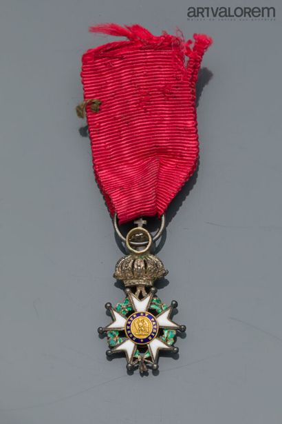 null Miniature en argent de Chevalier de la Légion d'Honneur, orné d'une pierre blanche....