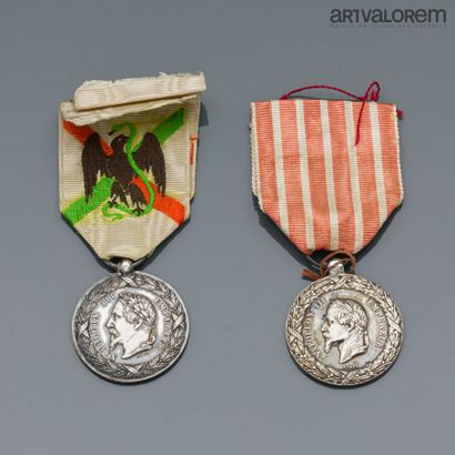 null Ensemble de deux médailles coloniales : 

- Campagne d'Italie 1859. BARRE

-...
