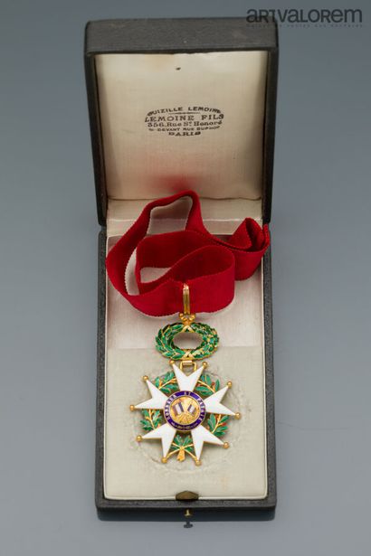 Croix de commandeur de la Légion d'Honneur...