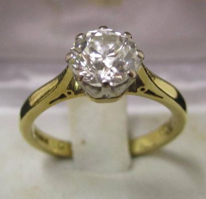 null Bague solitaire diamant de taille ancienne environ 1 carat. Poids brut 3,80...