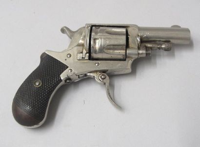 Un revolver