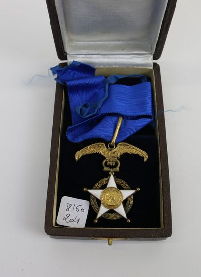 null Chili

Croix de Commandeur de l'Ordre du Mérite. Bronze doré. Cravate. TTB