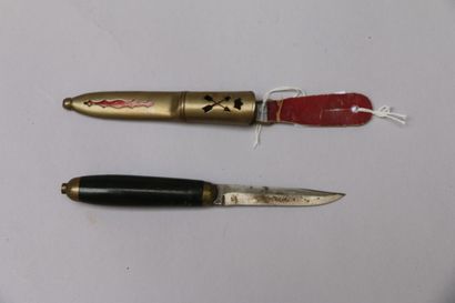 null Couteau traditionnel suédois. Traces de marquages. L. : 18,5 cm