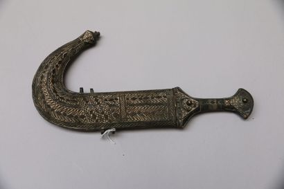 Djembya en métal argenté et décoré de filigrame....