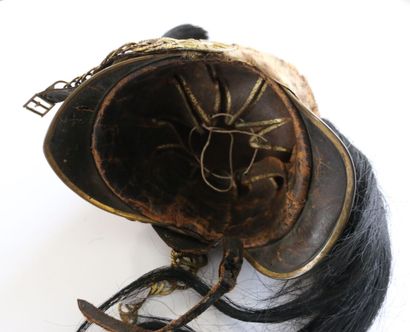 null Casque off de dragon, modèle 1854. Quelques chocs (petits manques dont partie...