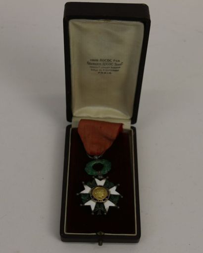 null Ensemble de médaille : Légion d'honneur Aucoc, médaille des évadés, encouragement...