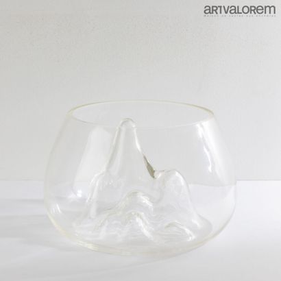 null TRAVAIL MODERNE

Vase sculpture en verre soufflé monobloc translucide. 

H....