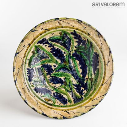 null VANIER Catherine (born in 1943)

Important terracotta dish with polychrome stylized...