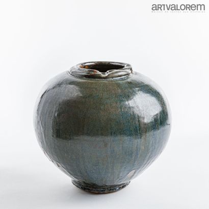 null LANOS Michel (1926-2005)

Important ovoid vase on heel with hemmed and moved...
