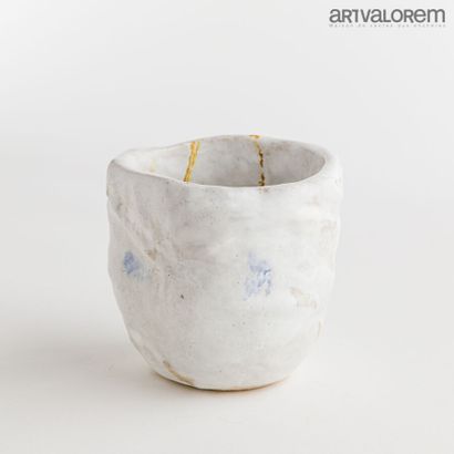 null VIOT Jean-Pierre (né en 1936)

Bol en grés raku à décor émaillé blanc.

Cachet.

H....