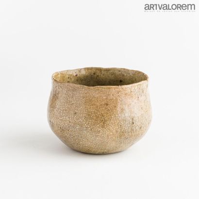 null CAZENOVE Yoland(1914-2009) 

Bol cintré en grès raku à décor émaillé beige et...