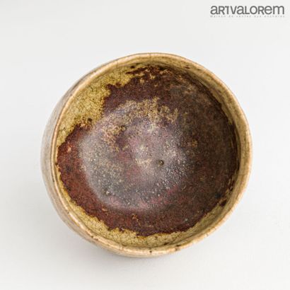 null CAZENOVE Yoland(1914-2009) 

Arched bowl in raku stoneware with beige and red...
