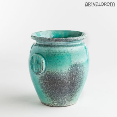 null 
BONIFAS Paul (1893-1967)



Vase ovoïde à col ourlé et deux cabochons latéraux...