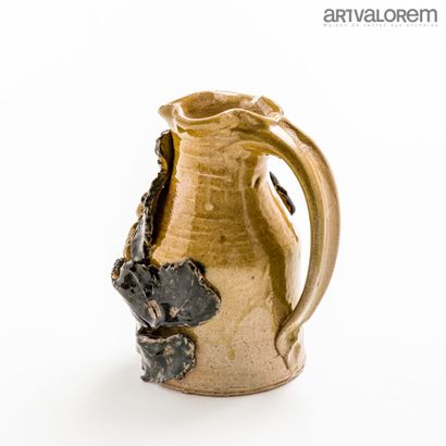 null GIREL Alain (1945-2001)

Stoneware pitcher with polylobed neck and application...