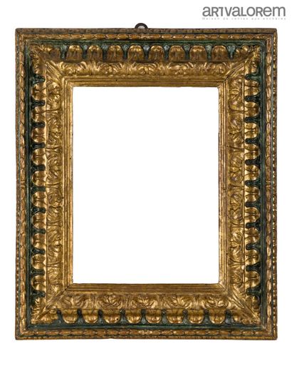 null Frame with reversed profile in gilded wood with acanthus leaves, oves, friezes...