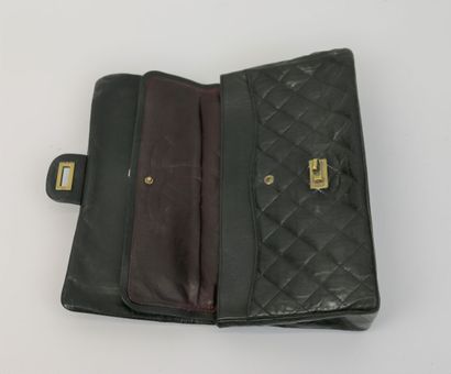null CHANEL Paris

Black lambskin 2.55 bag, chain shoulder strap for hand or shoulder...