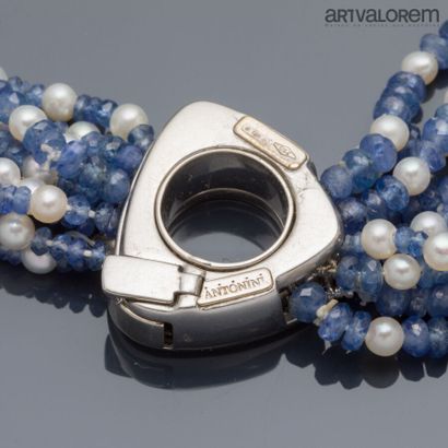 null ANTONINI

Necklace composed of ten rows of cultured pearls and faceted sapphire...