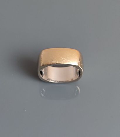 null DINH VAN

Square wedding ring in white gold 750°/°°, signed and stamped by the...
