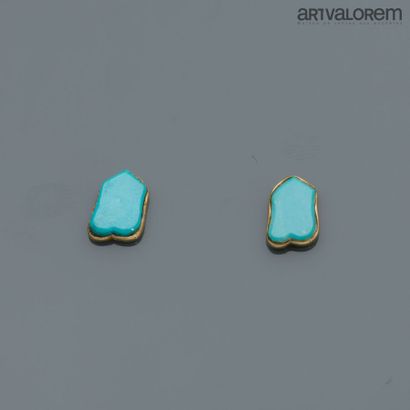 Pair of pierced earrings in yellow gold 750°/°°°...