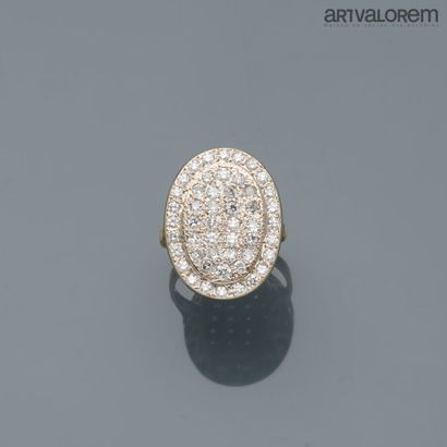 null Yellow and white gold 750°/°° ring paved with old cut diamonds and 8/8 in grain...