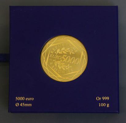  FRANCE 
A 5000 euros coin with a rooster in 999 °/°° gold. 
Weight: 100 g