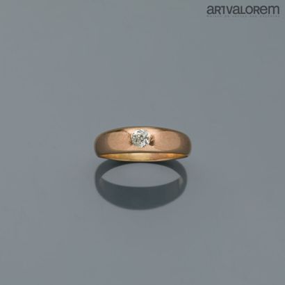  Yellow gold ring centered with an old cut diamond. 
Weight of the diamond: 0,25...