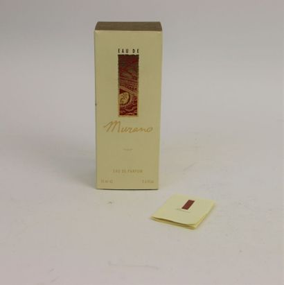 null Murano "Eau de Murano" (années 1990)

Flacon contenant 75 ml d'eau de parfum...
