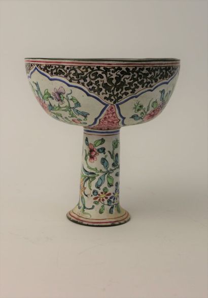 CHINA, circa 1900

Metal bowl on pedestal...