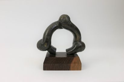 null GURMANTCHE (Burkina Faso)

Bracelet en bronze torsadé.

H. 9,5 cm



Expert...