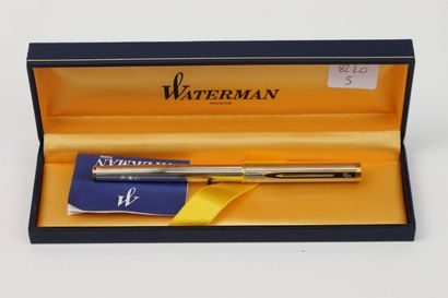 WATERMAN 
Stylo plume corps à fines cannelures...