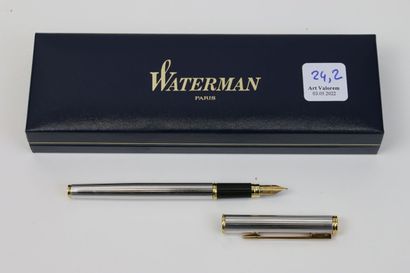 null WATERMAN

Silver plated fountain pen with fine fluted barrel, gold plated trim,...