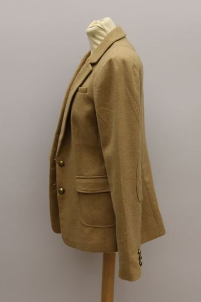 null BANANA REPUBLIC 

Camel wool jacket with two button closure, two flap pockets

Size...