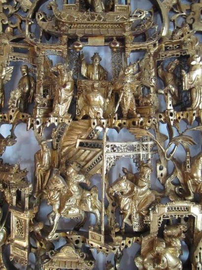 ASIE Ivoire - Bois - Cloisonnés - meubles Panneau en bois doré sculpté de dignitaires,...