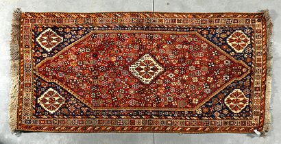 null Exceptional and ancient Quasgaï (Iran) around 1930

Wool velvet on wool foundation....