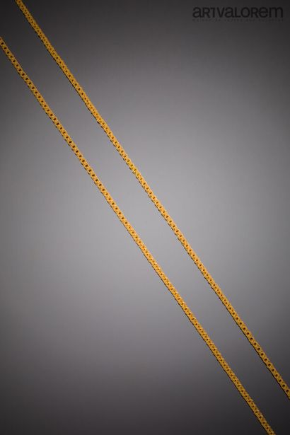 null Long necklace in yellow gold 750°/°° with fancy mesh and rope, clasp and safety...
