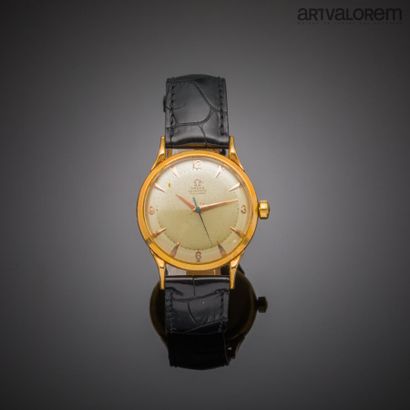 null OMEGA circa 1950

Wristwatch in yellow gold 750°/°°°, beige dial with arrowhead...