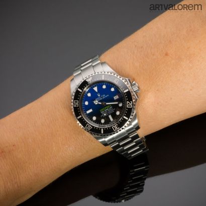 null ROLEX Deep Sea Blue 

Sea Dweller

Ref. 116660

No. 2WD16793

Montre bracelet...