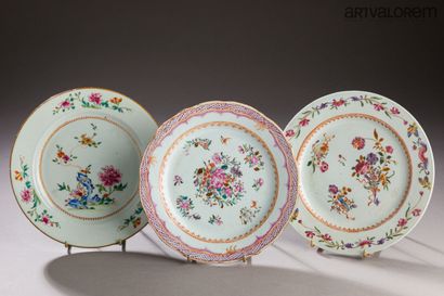 null CHINE, Compagnie des Indes, XVIIIe siècle

Lot de trois assiettes à décor polychrome...