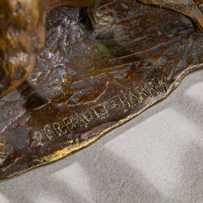 null 
Émile PERRAUD-HARRY (1878-1938)




Petit chien




Épreuve en bronze, signée...