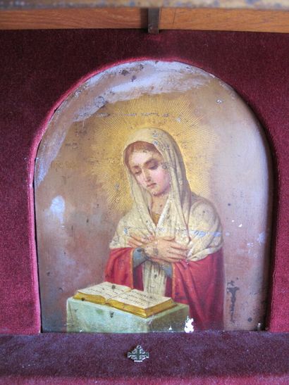 null Lot of modern religious icons, 

oil on wood, fixed under glass, carved wood,...