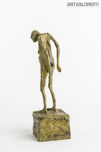 null Marc PETIT (1961)

Femme debout, sculpture en bronze en patine verte, signé,...