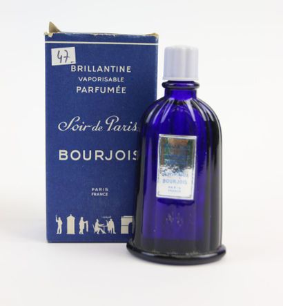 null Bourjois "Soir de Paris" (1928)

Assortiment de trois flacons en verre bleu...