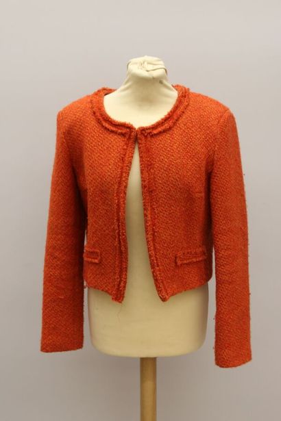 null AMELIE & AMELIE

Orange wool blend suit style jacket, two false pockets, closes...