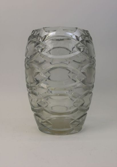 BACCARAT 

Cut crystal vase with engraved...