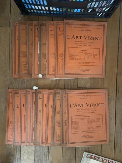 null [Fine Art]

Set of magazines including: - L'Art Vivant, 1925, about 20 issues,...