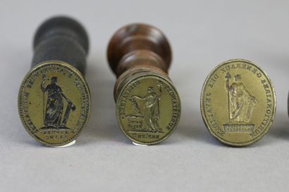 null Seven wax seals in bronze, the handle in boxwood on five, of which: - Military...
